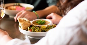 Concours Gagnez une paire de billets pour la première du film Rédemptions ainsi qu'un souper en tête-à-tête au OMG Resto! Concours OMG Resto