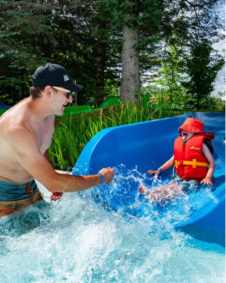 Concours Gagnez un forfait familial au Mont Saint-Sauveur incluant une nuitée!