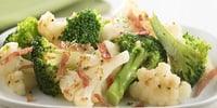Photo de la Recette: FLEURETTES DE BROCOLI ET DE CHOU-FLEUR À LA ROMAINE
