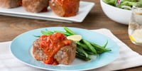 Photo de la Recette: MINI-PAINS DE VIANDE À LA SAUCE MARINARA AU BASILIC
