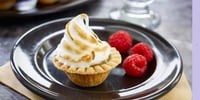 Photo de la Recette: Mini-Tartelettes au Citron et à la Framboise Meringuées