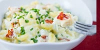 Photo de la Recette: Un Macaroni au Fromage Riche et Crémeux avec Homard!