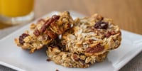 Photo de la Recette: Biscuits à Déjeuner sans Gluten aux Bananes, à la Noix de Coco et aux Cerises Déshydratées