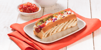 Photo de la Recette: Chien Chaud à la Mode de Montréal avec Salade de Chou