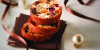 Photo de la Recette: GÂTEAU MOELLEUX AUX FRUITS, AUX NOIX ET À L’ÉRABLE
