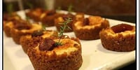 Photo de la Recette: Mini Bouchées Soufflées au Foie Gras en Croûte de Spéculoos et Figue Confite