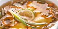 Photo de la Recette: POTAGE AUX WONTONS À L'AIL ET À LA SAUCE SOJA