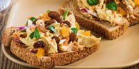 Photo de la Recette: Sandwich à la Salade de Poulet Marocaine