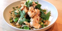 Photo de la Recette: Sauté de Poulet Miel et Soya, Pois Mange-tout, Concassé d’arachides Grillées et Nouilles Chinoises