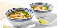 Photo de la Recette: Soupe Tonkinoise aux Poitrines de Poulet Tranchées