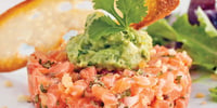 Photo de la Recette: Tartare de Saumon Épicé et Guacamole