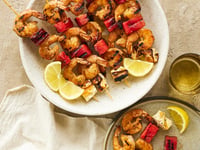 Photo de la Recette: Brochettes aux Crevettes Épicées, au Feta et au Melon d’eau