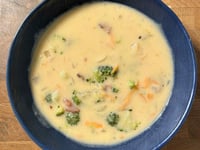 Photo de la Recette: Crème brocoli, cheddar et bacon