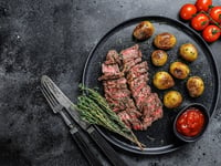 Photo de la Recette: Bavette et Pommes de Terre Grelots à la Friteuse à Air Chaud