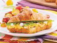 Photo de la Recette: Croissants aux Oeufs Brouillés et Fromage de Chèvre