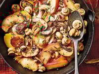 Photo de la Recette: Poêlée aux Deux Pommes et Champignons de Paris