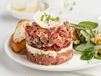 Photo de la Recette: Tartare de Boeuf Étagé, Tomates Séchées et Boursin