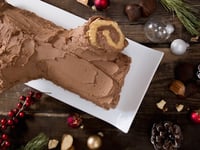 Photo de la Recette: Bûche de Noël avec Glaçage au Chocolat et Crème de Marrons