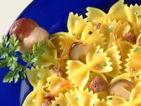 Photo de la Recette: Farfalles avec Fromage Stracchino, Speck et Épinards