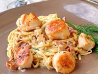 Photo de la Recette: Pétoncles Poêlés avec Fettucini au Bacon Sauce à la Crème