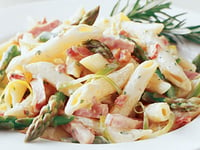 Photo de la Recette: Penne aux Poireaux, au Jambon Fumé et aux Asperges