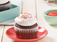 Photo de la Recette: Petits Gâteaux Velours Rouge avec Glaçage Prêt en 7 minutes