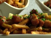 Photo de la Recette: Poutine au Porc Confit et Sauce au Foie Gras
