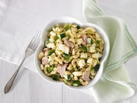 Photo de la Recette: Salade de Macaroni au Thon et au Cheddar