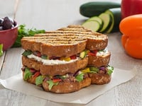 Photo de la Recette: Sandwich aux Légumes Grillés à Trois Étages