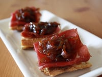 Photo de la Recette: Toasts Viande des Grisons & Confit d'oignon