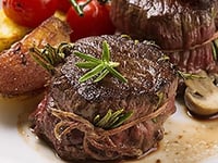 Photo de la Recette: Tournedos au Vin Rouge et aux Herbes