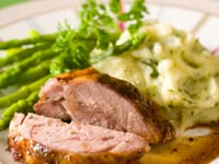 Photo de la Recette: Agneau Rôti, Purée et Asperges