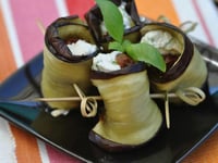 Photo de la Recette: Aubergines Roulées au Chèvre Frais (Menu St-Valentin)