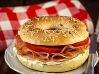Photo de la Recette: Bagel au Jambon et Fromage Frais