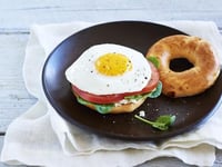 Photo de la Recette: Bagels Méditerranéens pour le Déjeuner