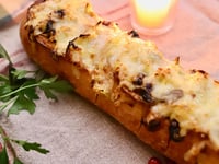 Photo de la Recette: Baguette Festive Gratinée aux Poireaux et Canneberges