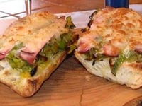 Photo de la Recette: Baguette Gratinée au Jambon Fromage et Poireaux
