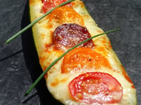 Photo de la Recette: Barquettes de Courgettes au Chorizo, Tomates Cerises et Mozzarella