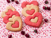 Photo de la Recette: Biscuits Sablés Coeur 2 Couleurs Pour la Saint-Valentin