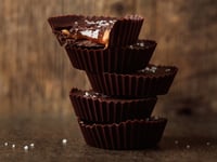 Photo de la Recette: Bouchées au Chocolat, Caramel Salé et Beurre de Noix