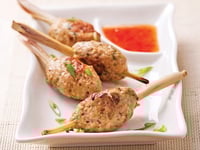 Photo de la Recette: Bouchées de Poulet sur Bâton de Citronnelle