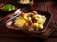 Photo de la Recette: Boulettes de Poulet dans une Sauce aux Ananas et aux Prunes