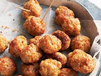 Photo de la Recette: Boulettes de Saucisse et Fromage de Martha Stewart