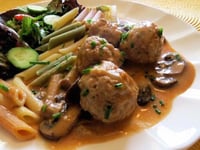 Photo de la Recette: Boulettes de Veau à L’aneth, Sauce aux Champignons à la Crème de Messidor