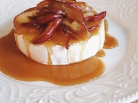 Photo de la Recette: BRIE D’ICI FONDANT AUX POMMES CARAMÉLISÉES À L’ÉRABLE