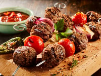 Photo de la Recette: Brochettes de Boulettes de Viande aux Tomates Cerises