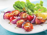 Photo de la Recette: Brochettes de Pétoncles au Bacon et Tomates Cerises Express