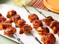 Photo de la Recette: Brochettes de Poulet et de Pêches au Bacon