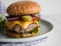 Photo de la Recette: BURGER AU BOURSIN JUTEUX À SOUHAIT