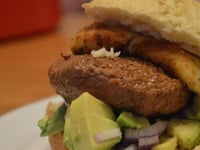 Photo de la Recette: Burgers au Babybel et à L’avocat Recette Décadente